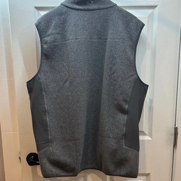 Vineyard Vines Gray Fleece Vest - Picture 6 of 7